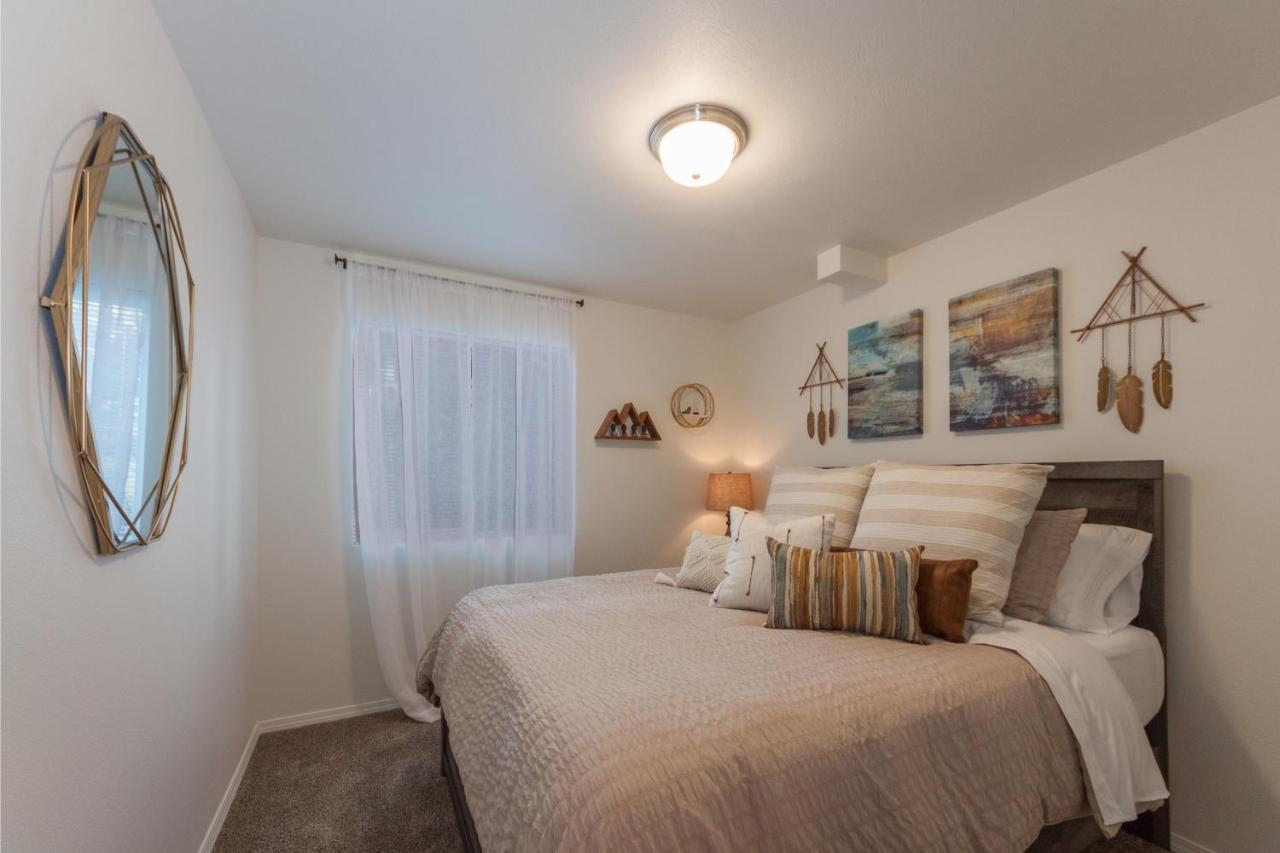 Modern And Stylish King Bed Wifi Free Parking Apartment Spokane Valley Bagian luar foto