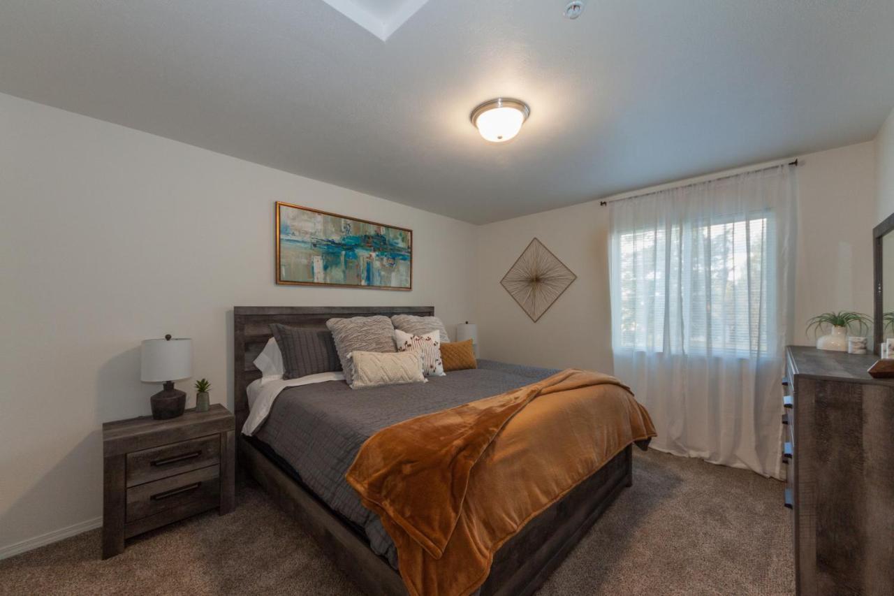 Modern And Stylish King Bed Wifi Free Parking Apartment Spokane Valley Bagian luar foto