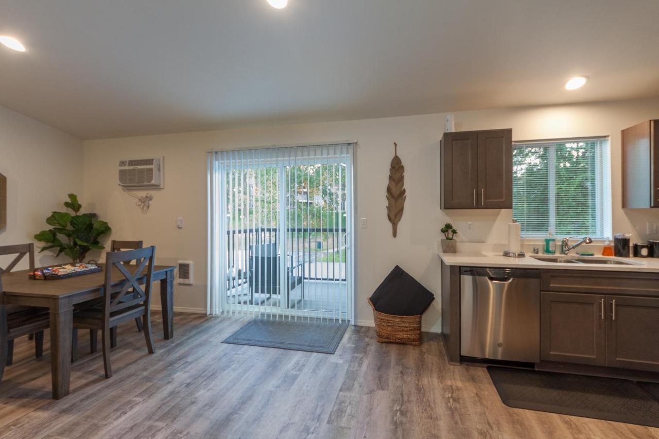 Modern And Stylish King Bed Wifi Free Parking Apartment Spokane Valley Bagian luar foto