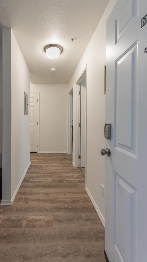 Modern And Stylish King Bed Wifi Free Parking Apartment Spokane Valley Bagian luar foto