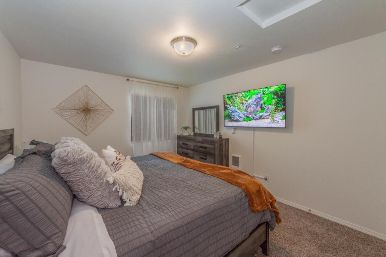 Modern And Stylish King Bed Wifi Free Parking Apartment Spokane Valley Bagian luar foto