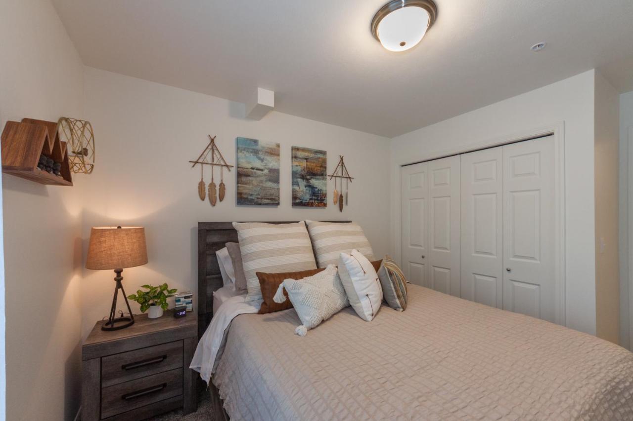 Modern And Stylish King Bed Wifi Free Parking Apartment Spokane Valley Bagian luar foto